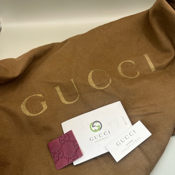 Stunning Y2K Authentic Gucci Bree Dome Tote in Ruby Red - Picture 11 of 16